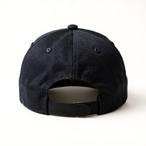 GORRA NEGRA PARCHE ATLETI ENGOMADO