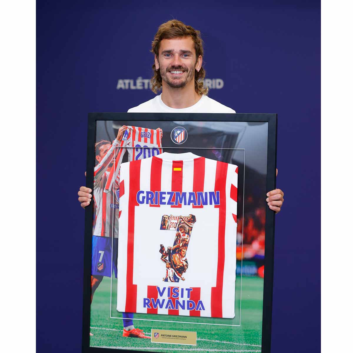 Griezmann 200 Goals Frame - Limited Edition image number null