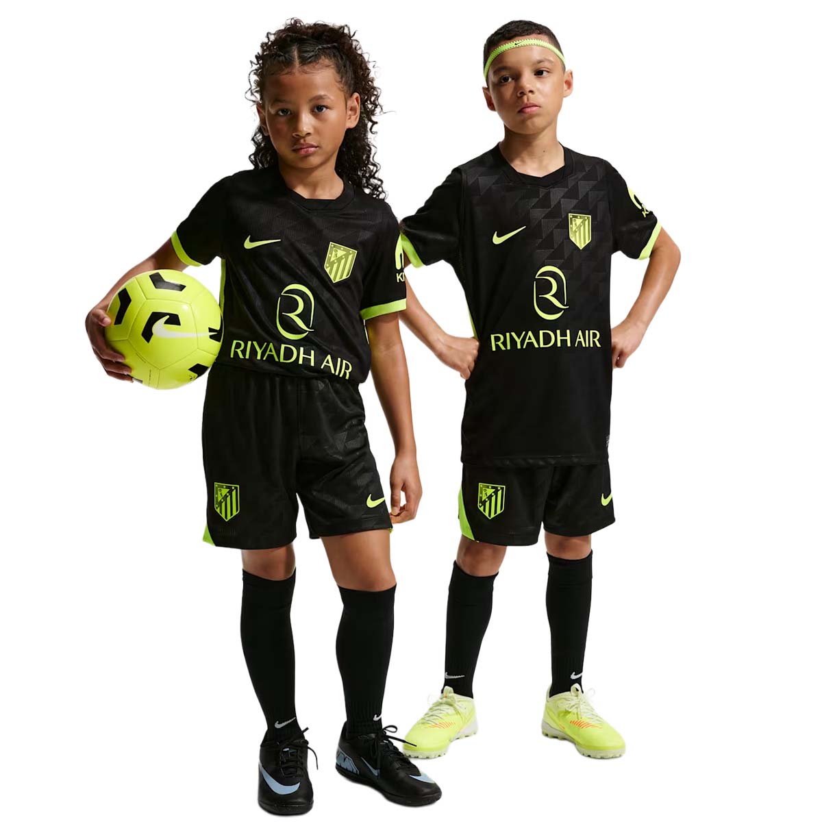Kid's away 26/27 kit image number null