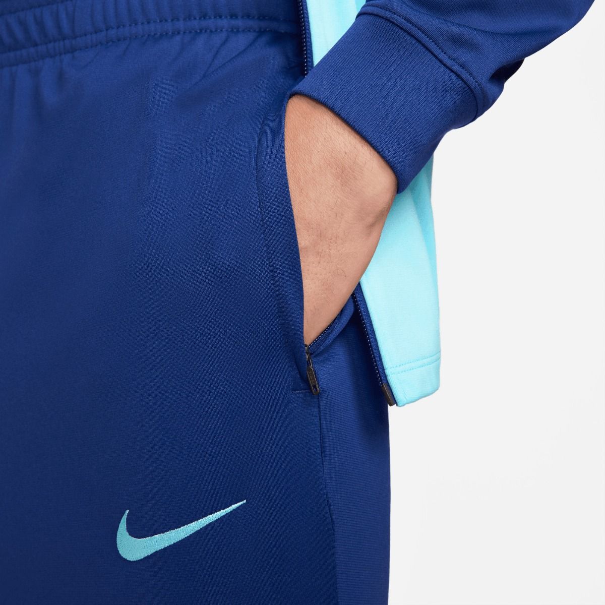 NIKE TRAINING TRACKSUIT image number null